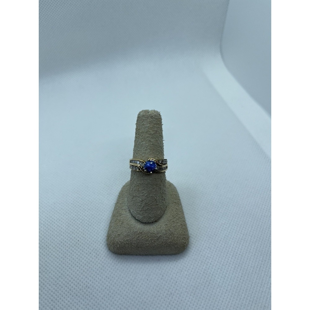 Gorgeous 14kt yellow gold diamond and tanzanite ring size 8